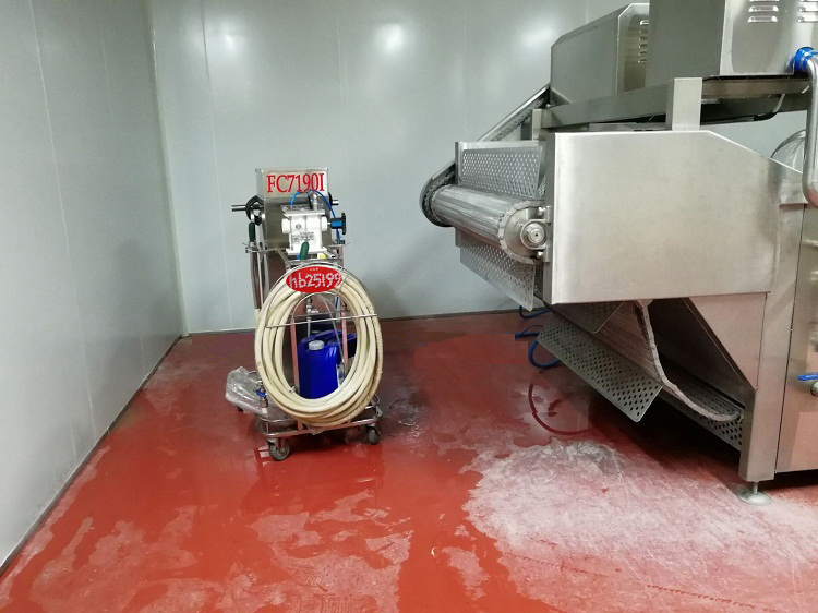 泡沫清洗机应用 多功能清洗机械.jpg